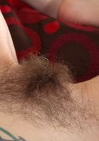 Hairy Emma spreads her bush, Emma (emm004) ATK Petites: Emma (Hairy Emma spreads her bush)